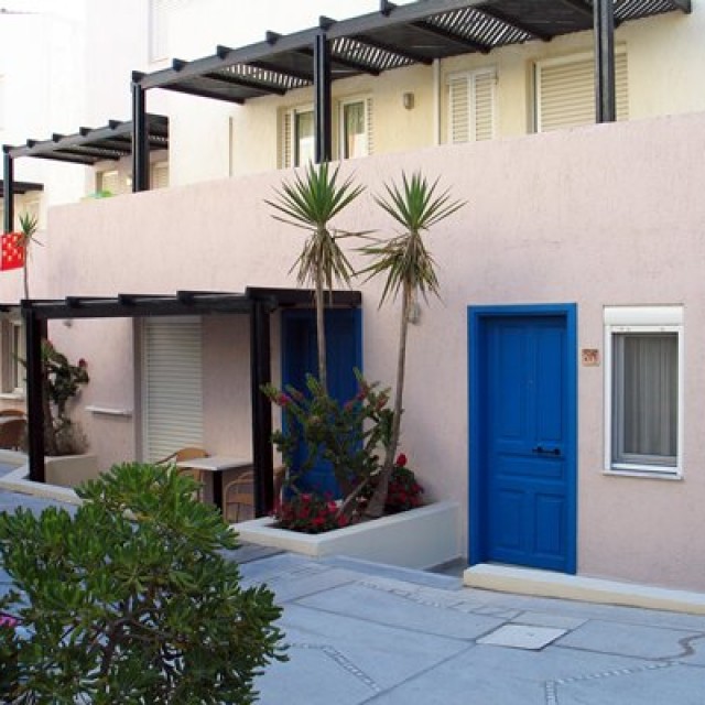 Leoniki Residence